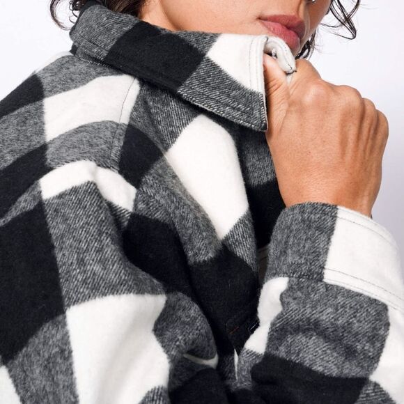 THE FREE YOGA flannel shacket size M - Picture 8 of 10